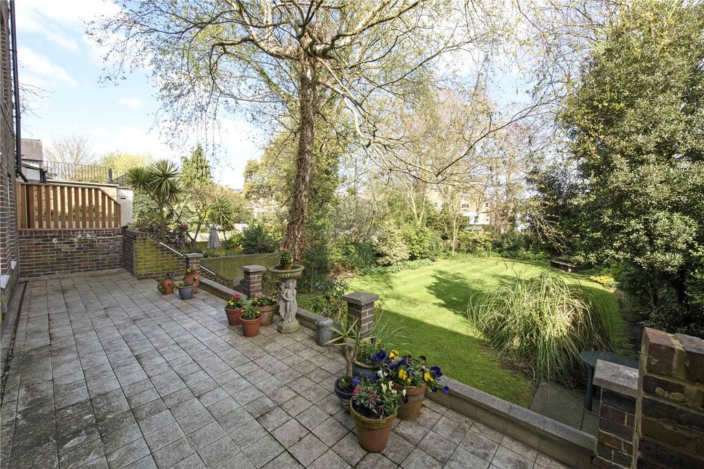 Property photo 1 of 11 Terrace