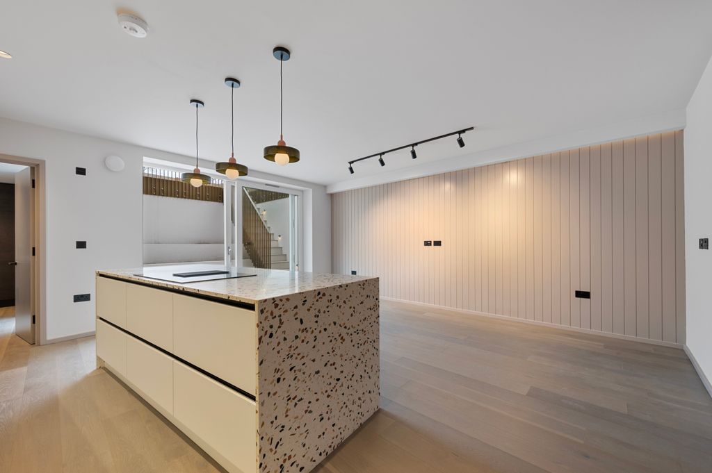 Property photo 3 of 10 Picture No. 60