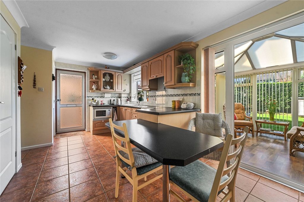 Property photo 2 of 21 Breakfast Area