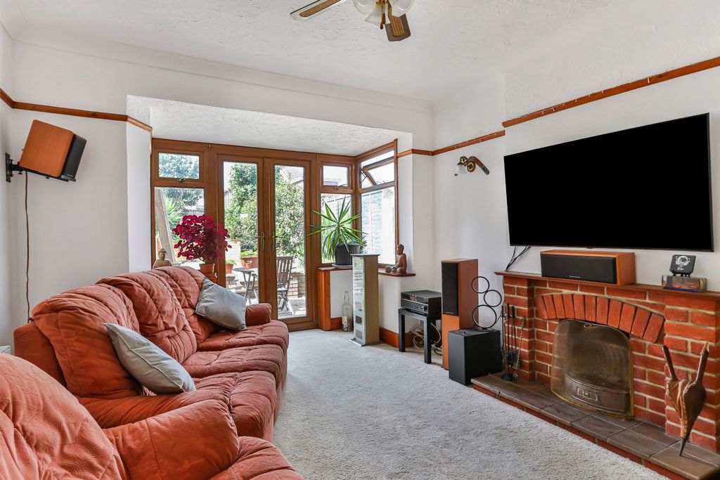 Property photo 2 of 14 Img_6891