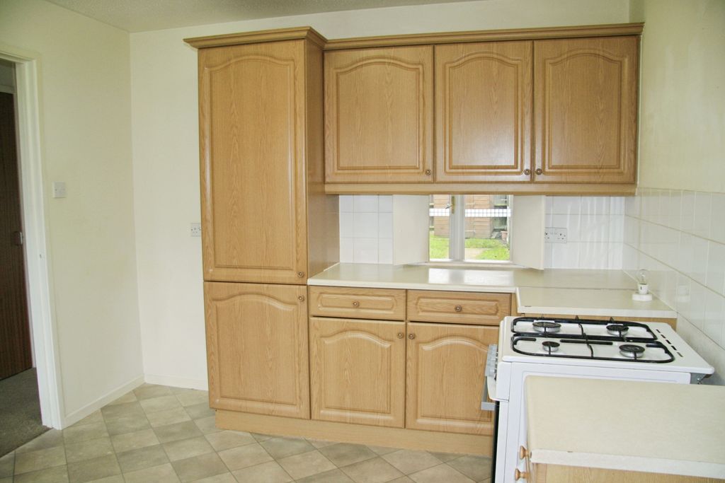 Property photo 2 of 8 Kitchen