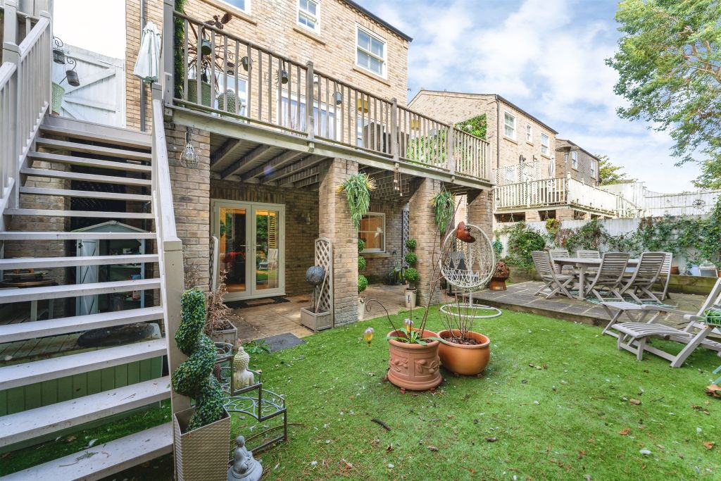 Property photo 2 of 26
