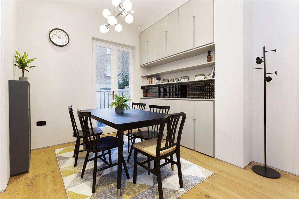 Property photo 3 of 11 Dining