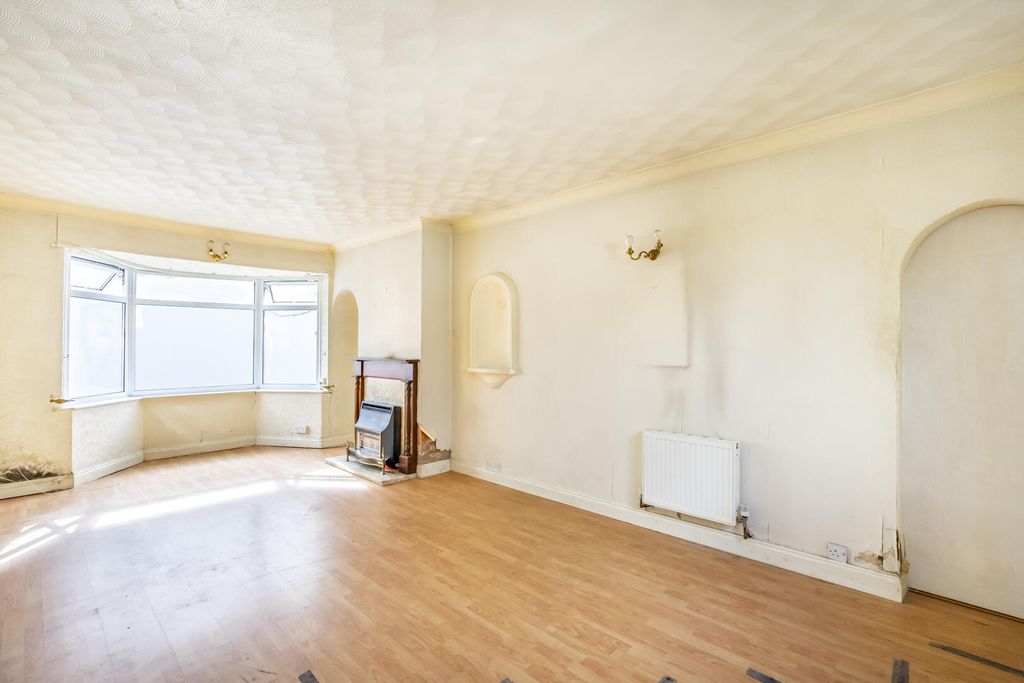 Property photo 2 of 12 Living Room