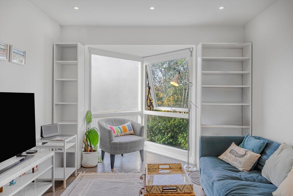 Property photo 2 of 15 Image