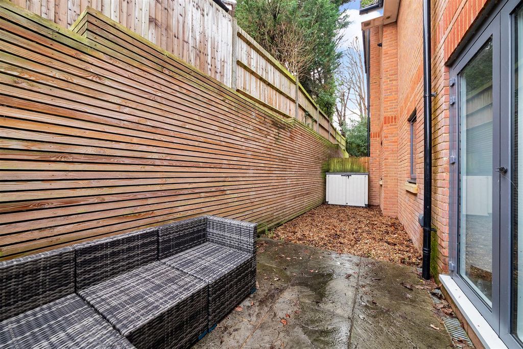 Property photo 2 of 15 Private Garden