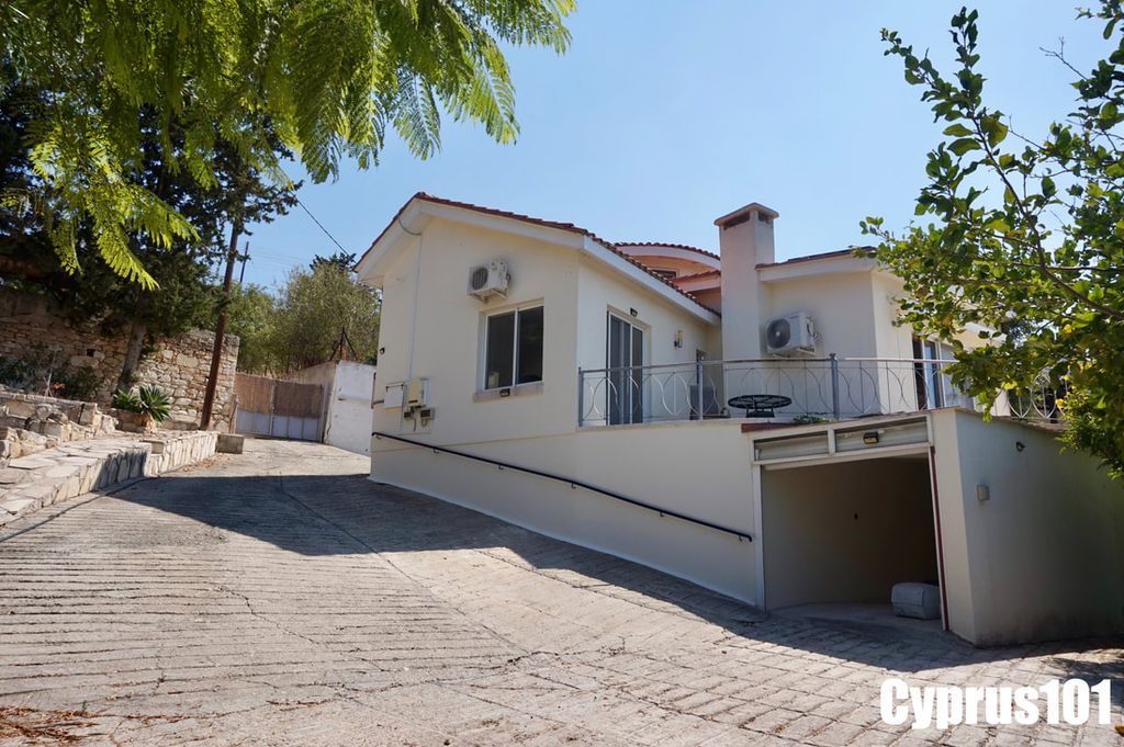 Property photo 2 of 39