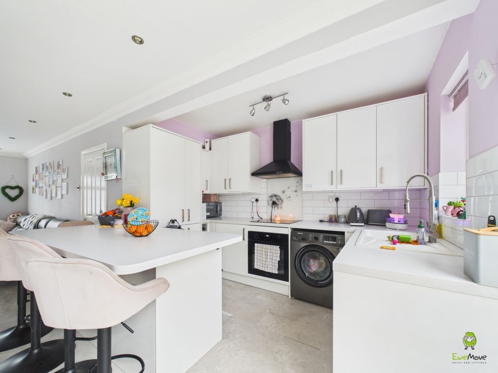 Property photo 3 of 16 Presented By Kevin At Ewemove Bexleyheath And Dart