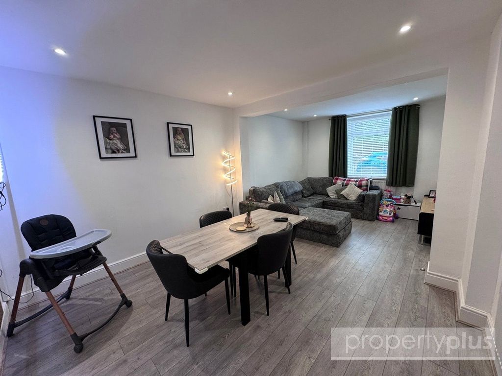 Property photo 1 of 12 Picture No. 10