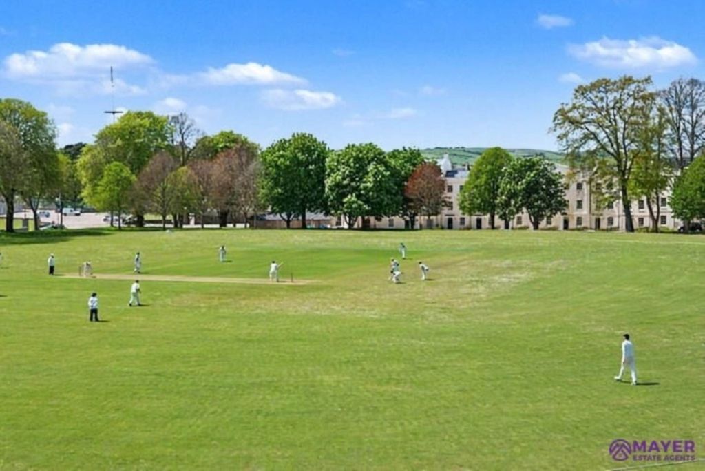 Property photo 3 of 27