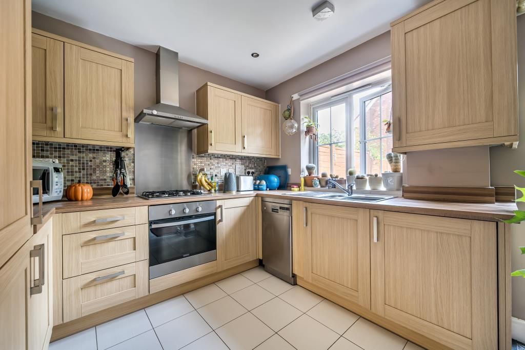 Property photo 2 of 17 Kitchen