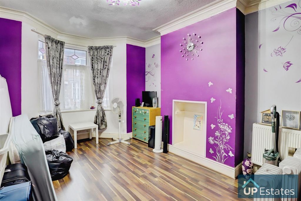 Property photo 3 of 15 Dining Room