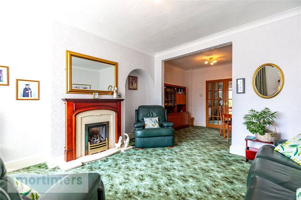 Property photo 3 of 19 Living Room