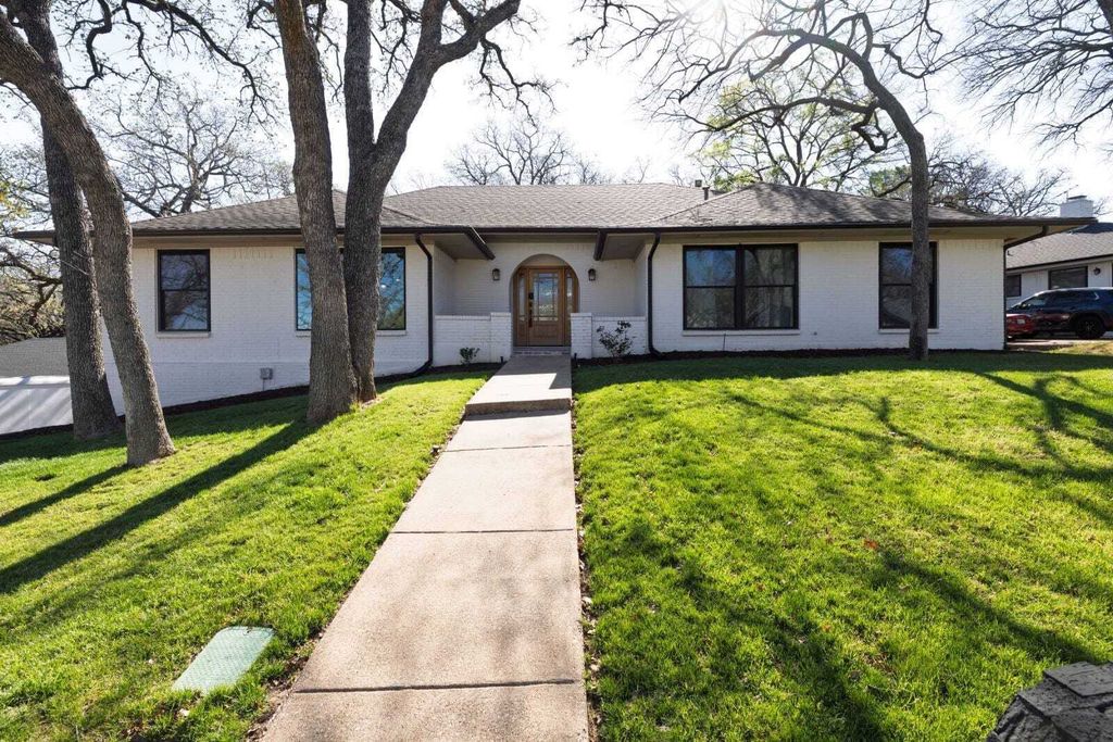Property photo 1 of 31