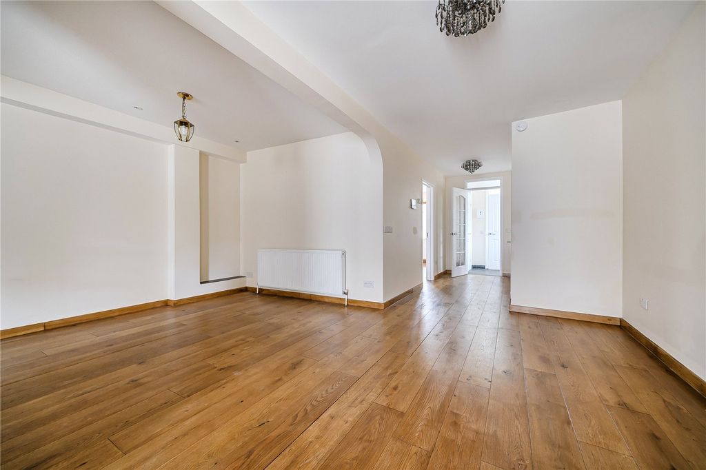 Property photo 3 of 21 Picture No. 06