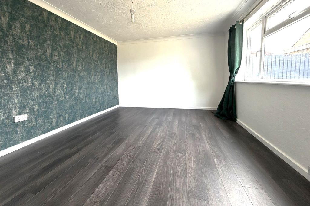 Property photo 2 of 12 Gallery