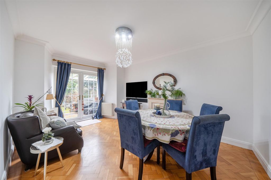 Property photo 3 of 19 1401205-6-698B37F9c4094.Jpg