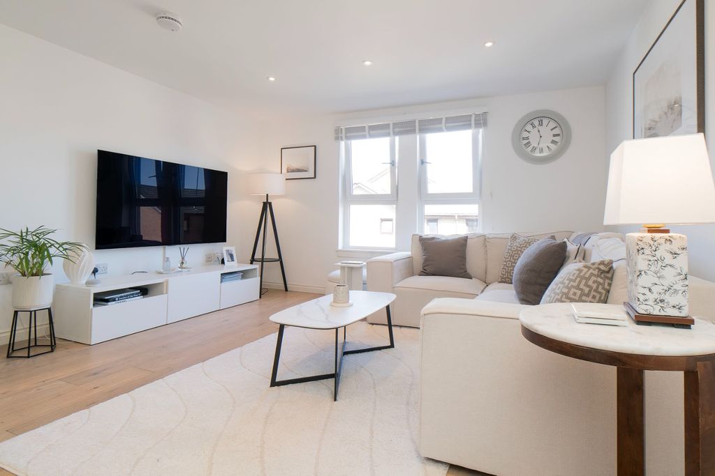 Property photo 3 of 21 5068973