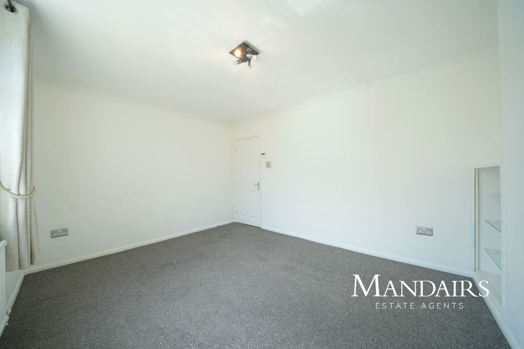 Property photo 3 of 25