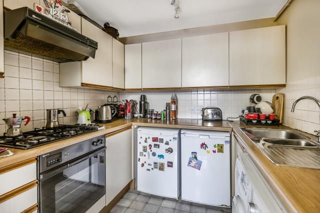 Property photo 2 of 9 Kitchen