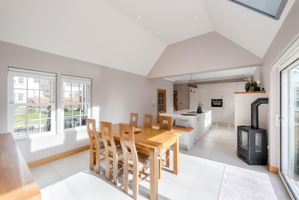 Property photo 3 of 49 Kitchen/Diner