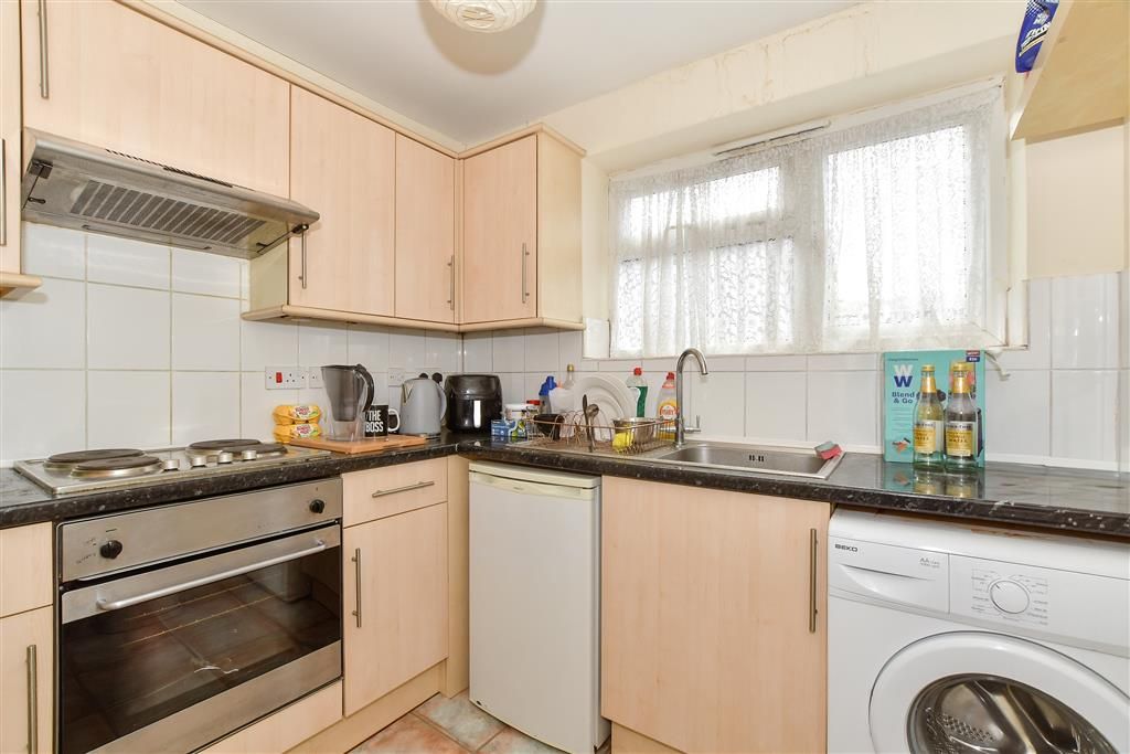 Property photo 3 of 6 Kitchen