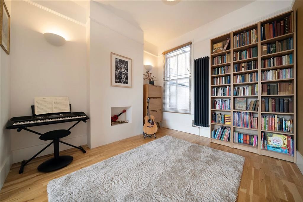 Property photo 3 of 12