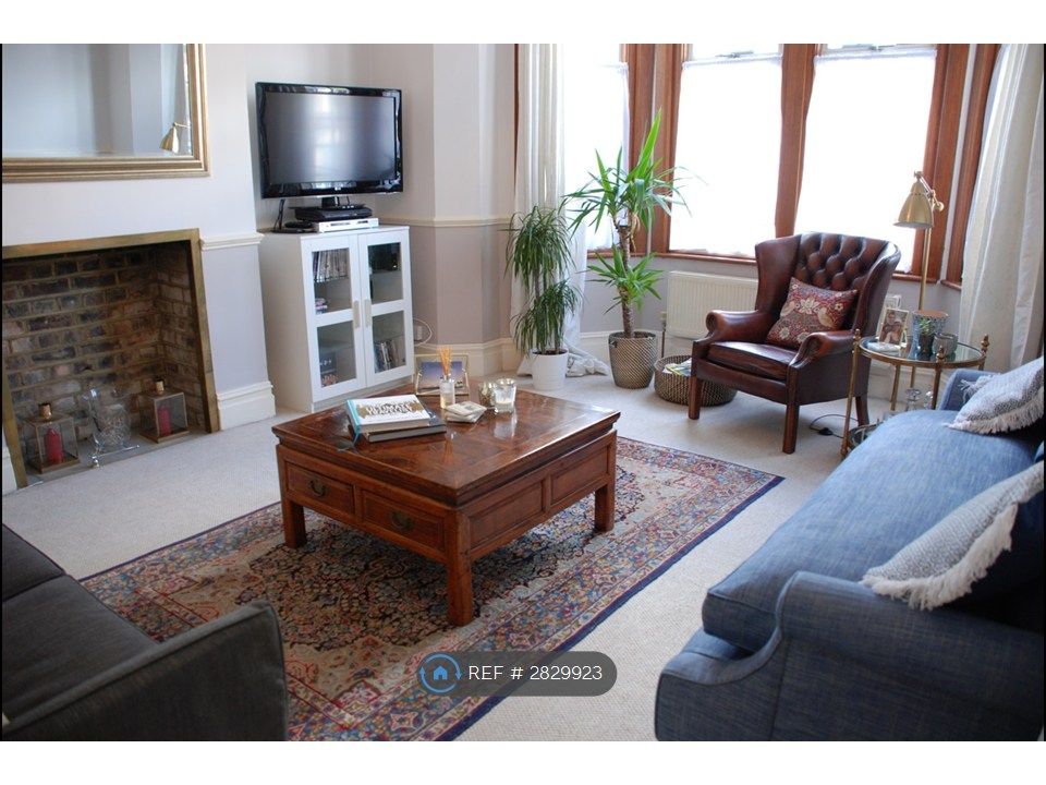 Property photo 1 of 9 Lounge