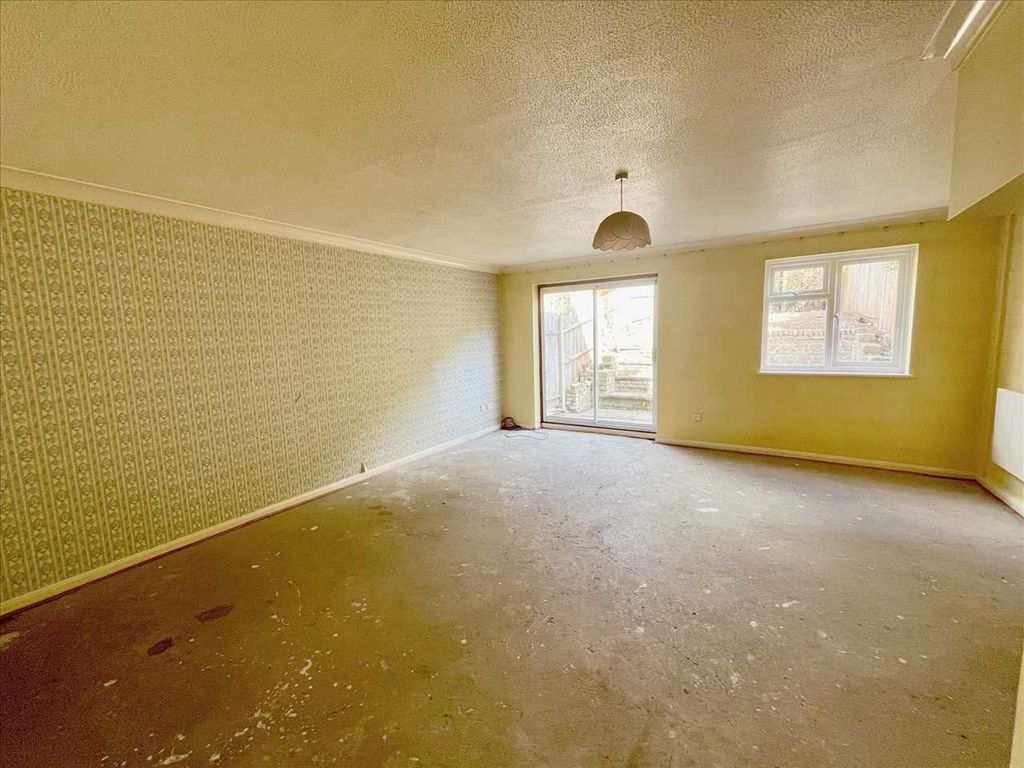 Property photo 2 of 10 Lounge/Dining Room