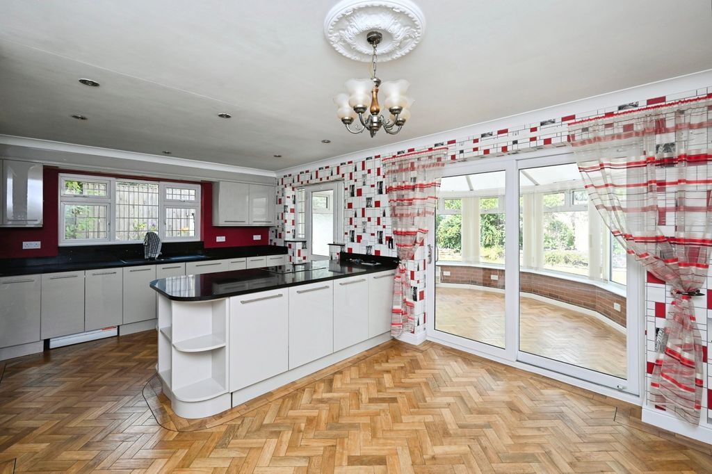 Property photo 3 of 17 Dining Area