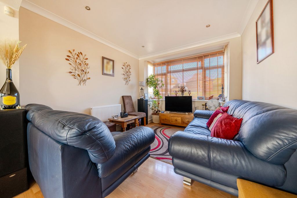 Property photo 2 of 16 1448005-1-69Eba5E...