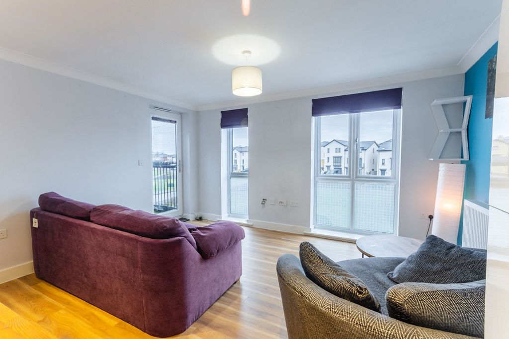 Property photo 3 of 11