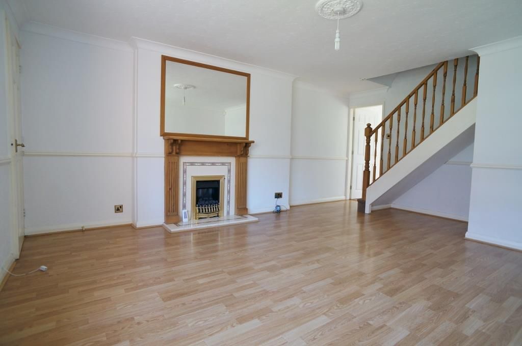 Property photo 3 of 10 Lounge