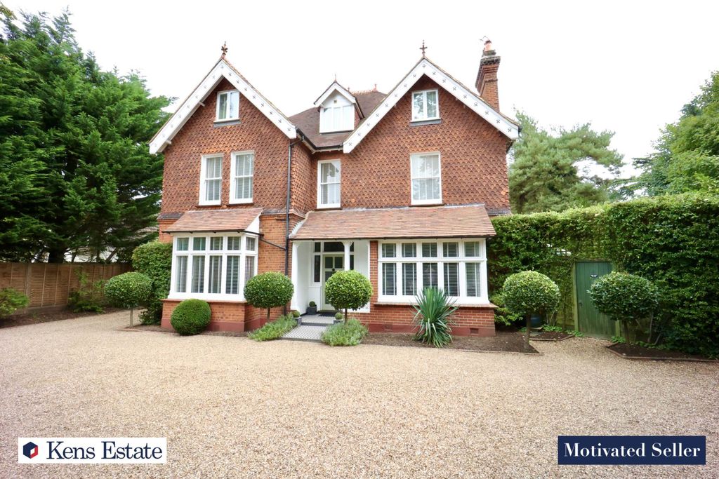 Property photo 2 of 17