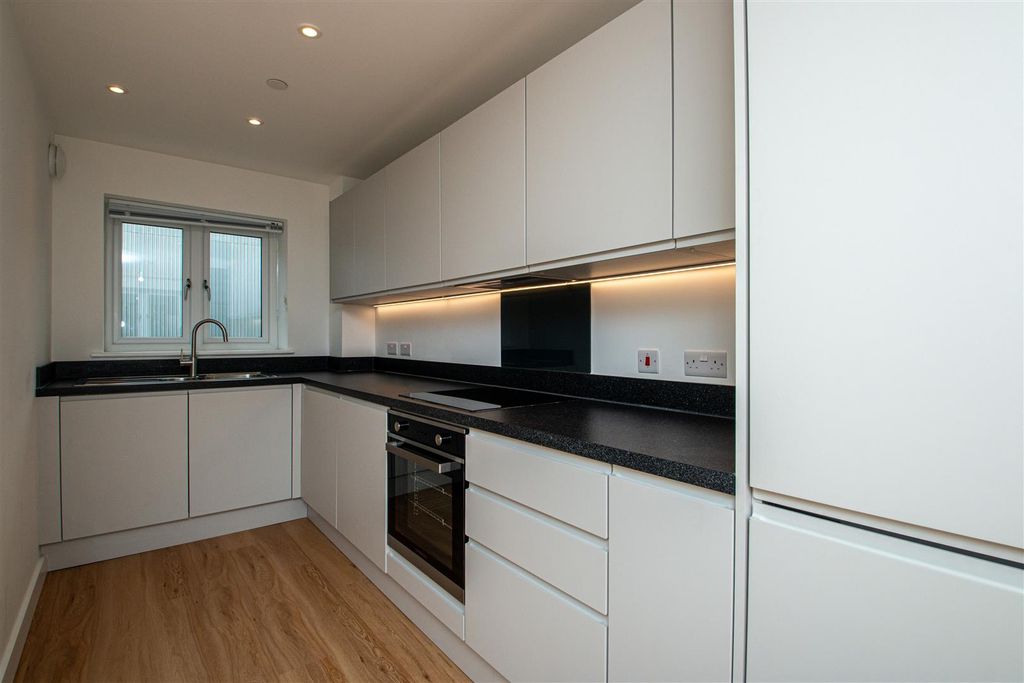 Property photo 2 of 18 36Char_4.Jpg