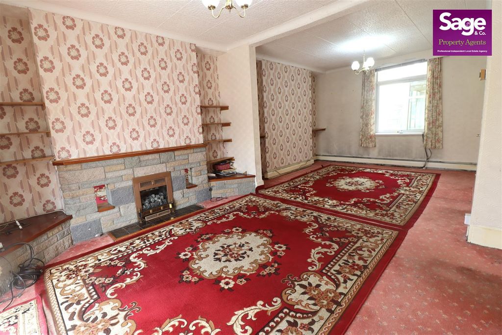 Property photo 2 of 22