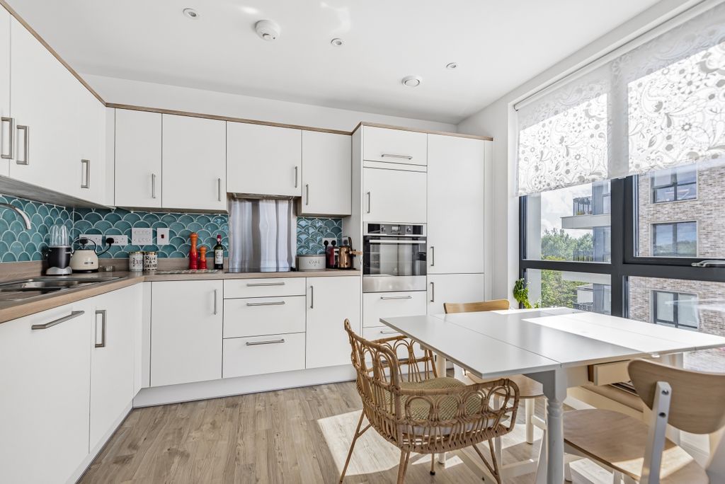 Property photo 2 of 9 851004 (3)