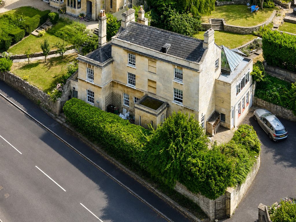 Property photo 1 of 36