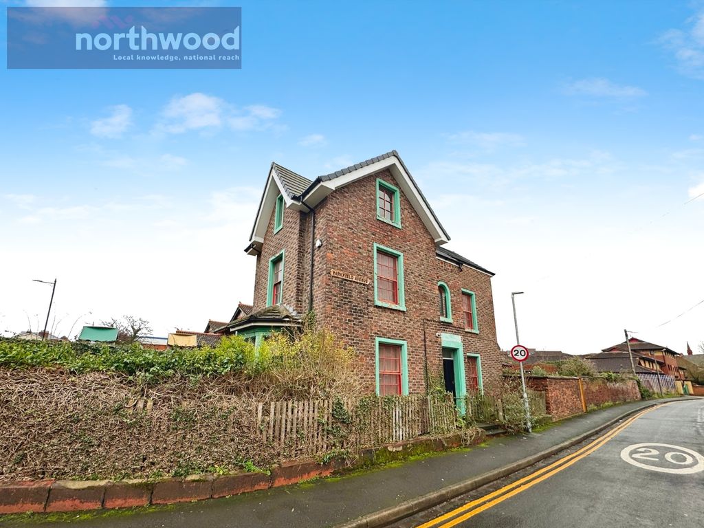 Property photo 2 of 16