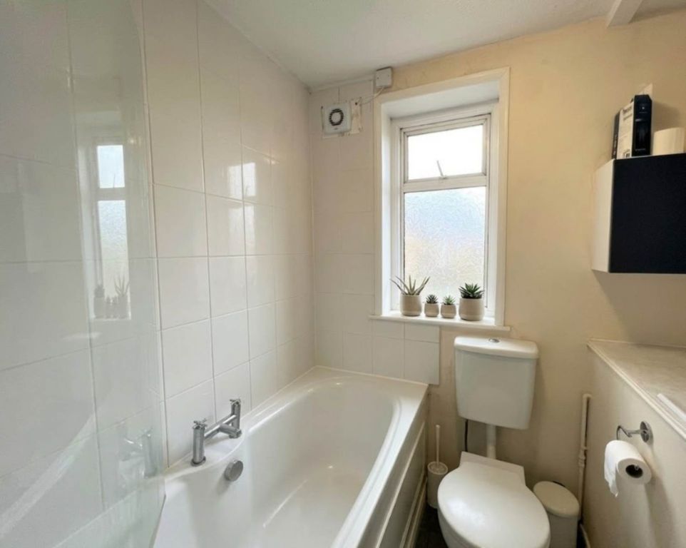 Property photo 3 of 5