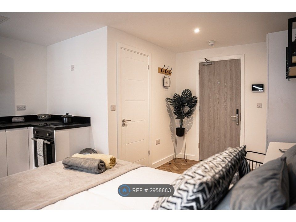 Property photo 2 of 34