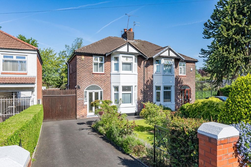 Property photo 1 of 17 37 Stanley Road External.Jpg