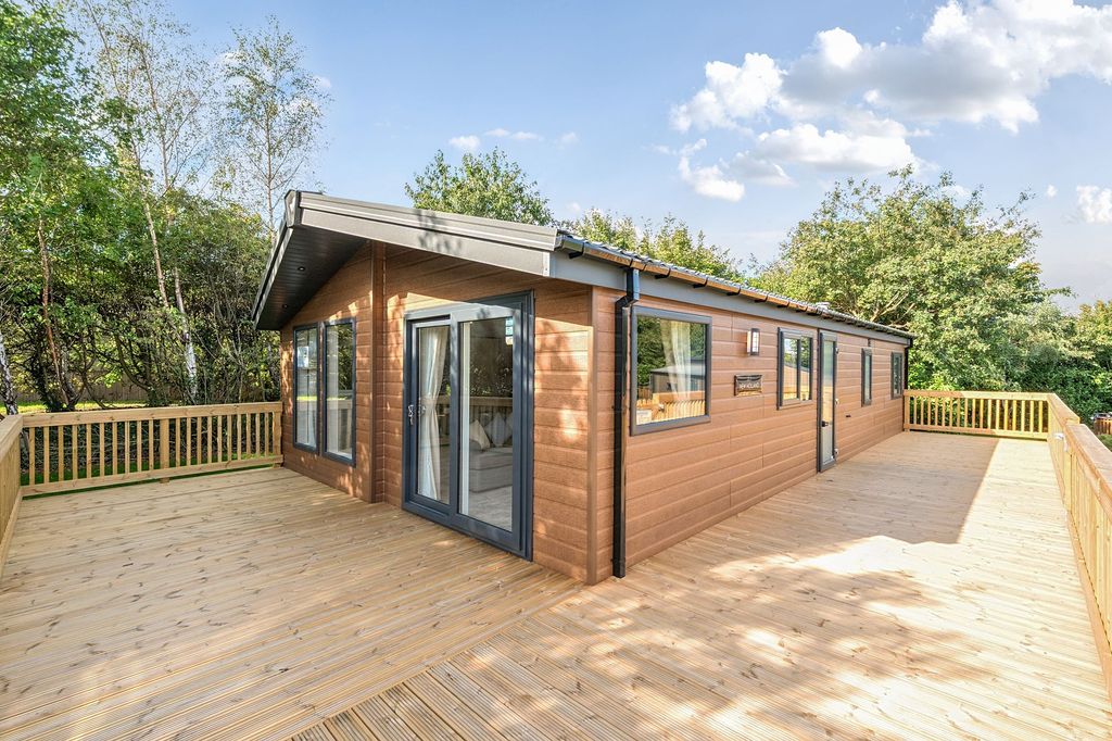 Property photo 3 of 23