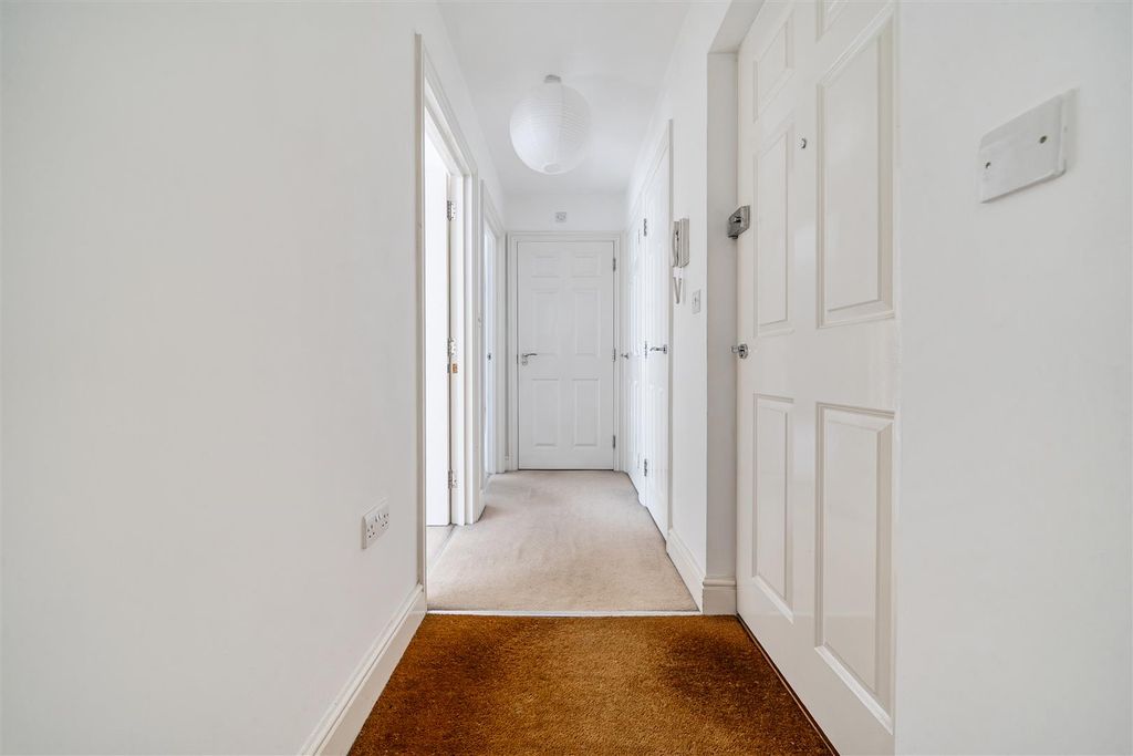 Property photo 3 of 12 Entrance Hall.Jpg