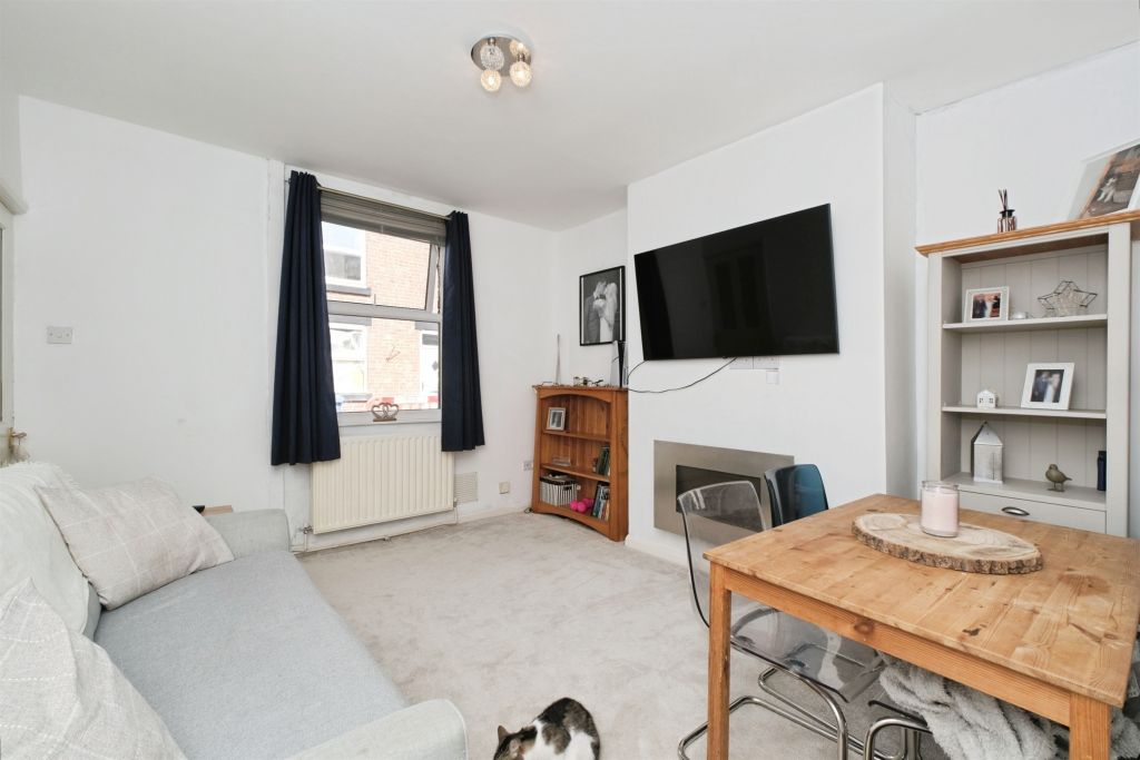 Property photo 2 of 12