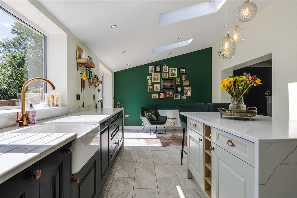 Property photo 3 of 31 Kitchen Diner