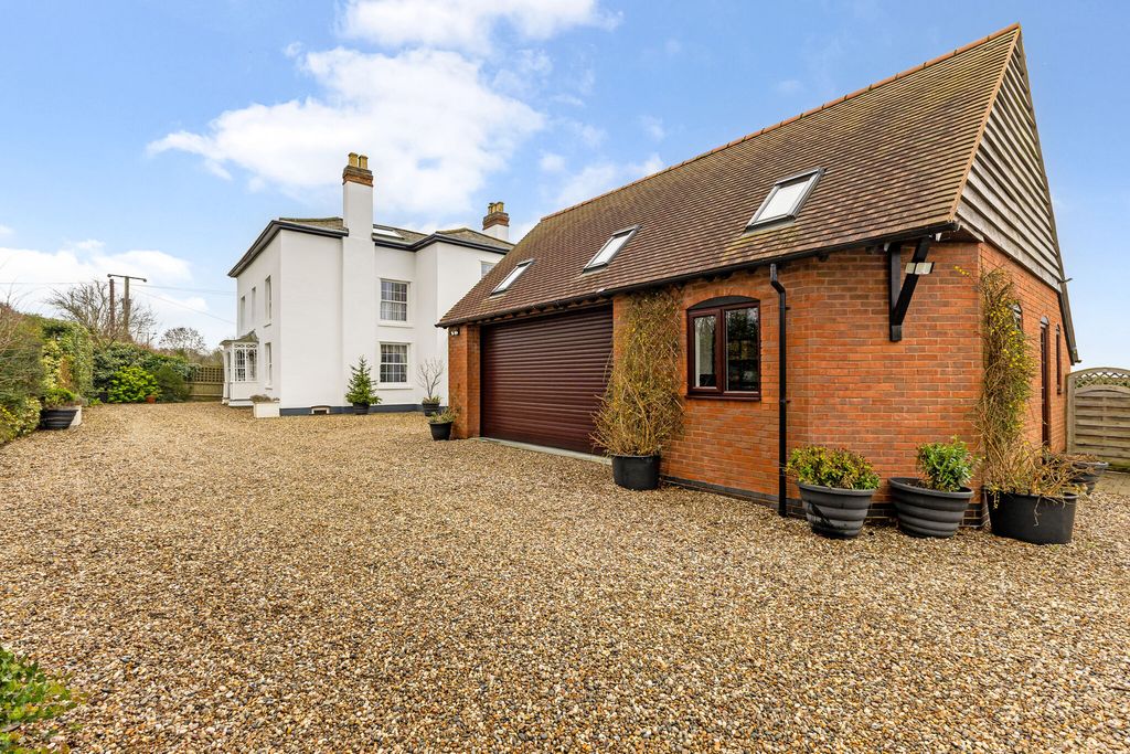 Property photo 3 of 23