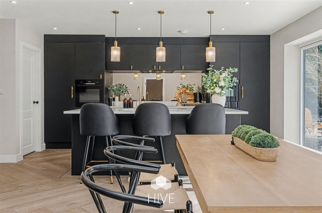 Property photo 3 of 41