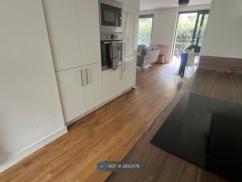 Property photo 3 of 23