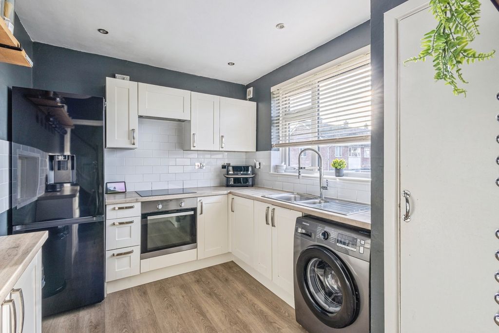 Property photo 2 of 19 Pbox-Img.Jpg